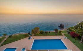 Sunny Getaway In Funchal